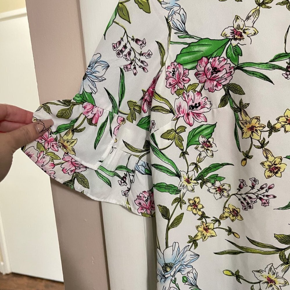 Kut from the Kloth White Floral Blouse with Lace Hem - Picture 3 of 8